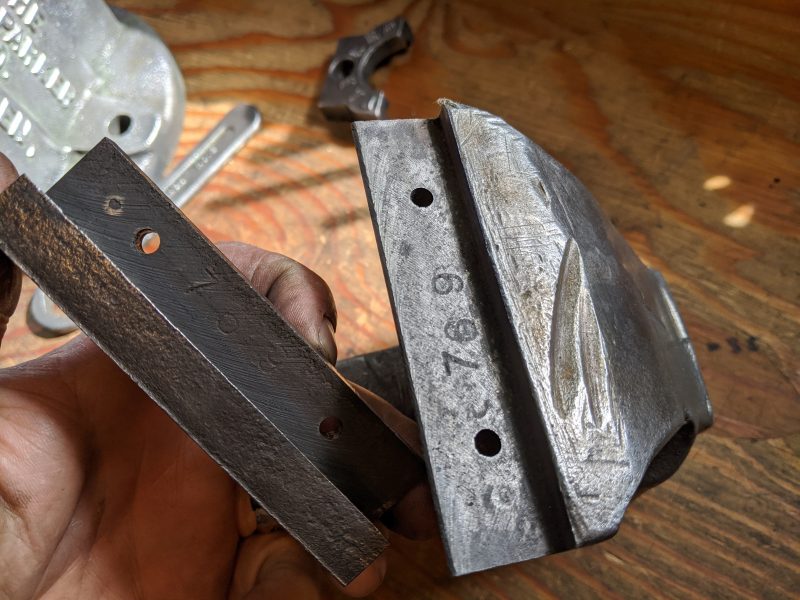 parkervise-jaw-disassembled-800x600.jpg